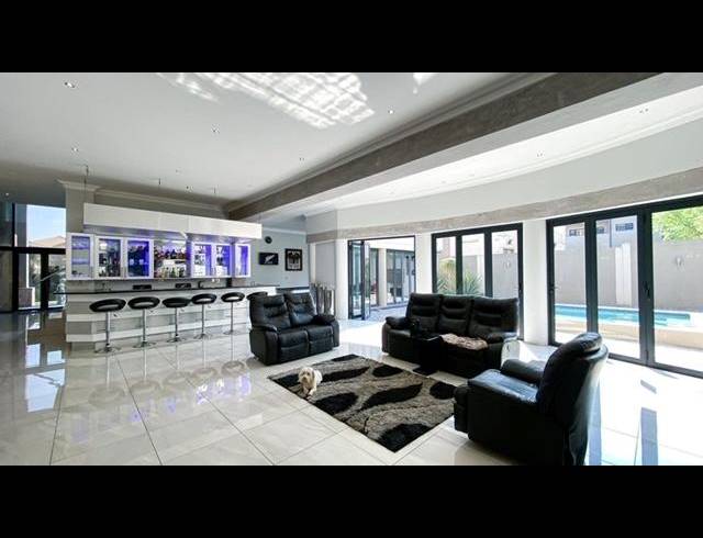 6 BEDROOM HOUSE FOR SALE IN MEYERSDAL NATURE ESTATE